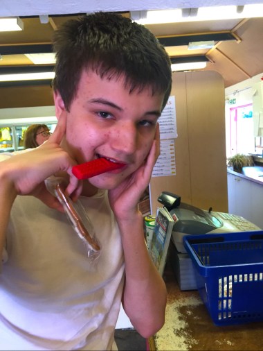 James paying at Pamphill Farm Shop - 22-08-18