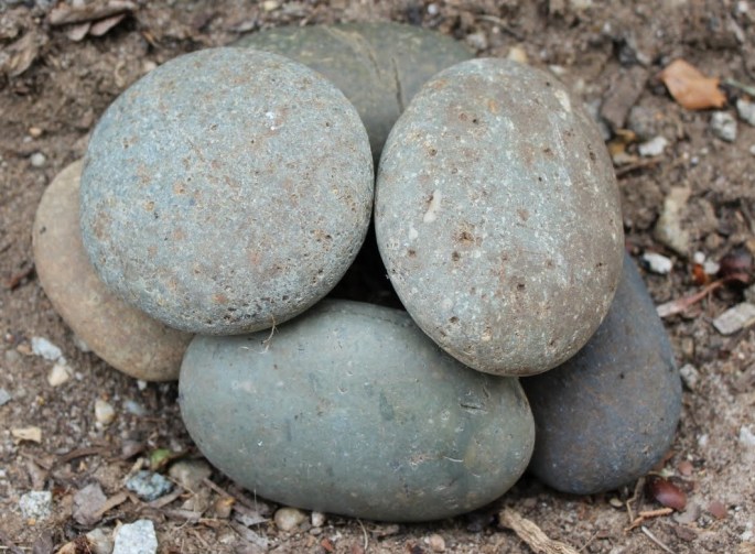Easter tomb - pebbles